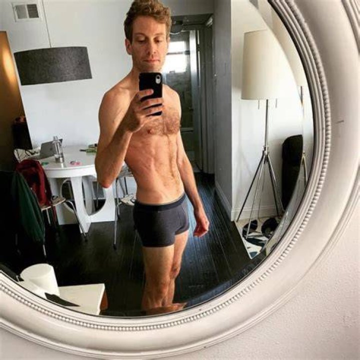 Barrett Foa sharing his selfie in August 2019