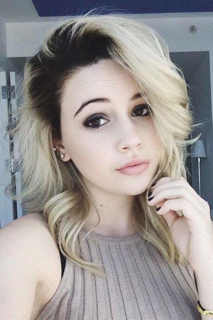 Bea Miller selfie showing her blonde hair