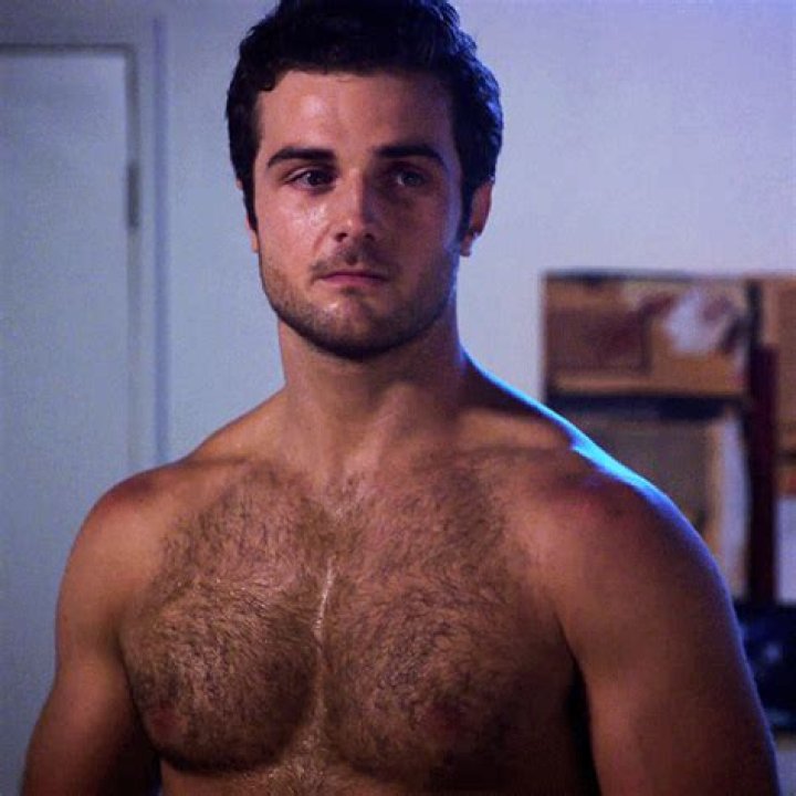 Beau Mirchoff shirtless 2013
