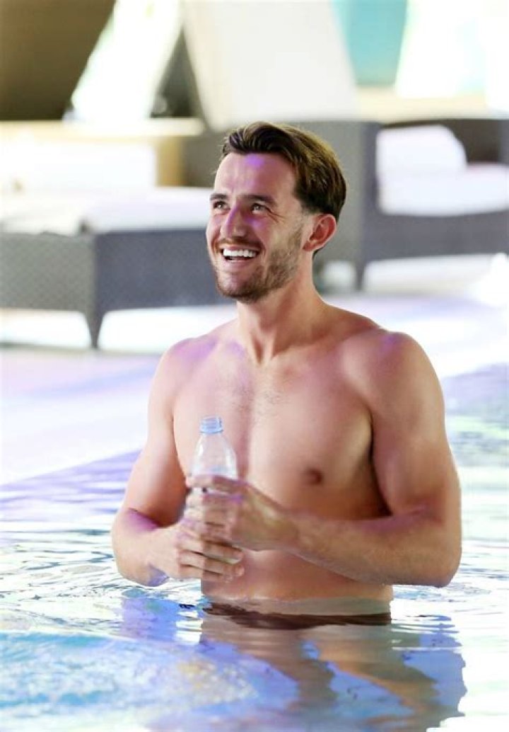 Ben Chilwell as seen shirtless while enjoying pool-time, with his buddy Declan Rice in the background, in March 2019