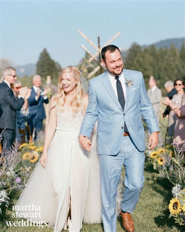 Beth Behrs and Michael Gladis