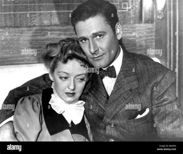 Bette Davis and Errol Flynn in 'The Private Lives of Elizabeth and Essex' (1939)