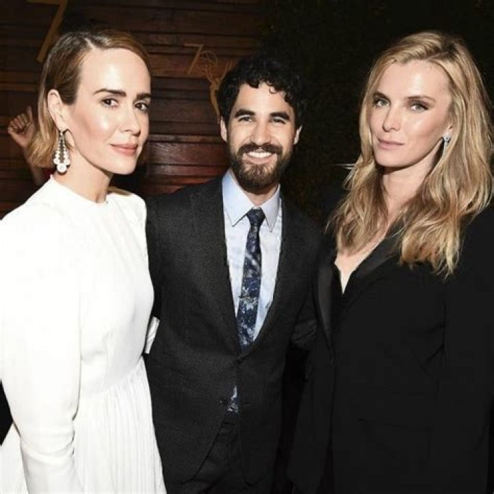 Betty Gilpin (Right) with Darren Criss (Center) and Sarah Paulson