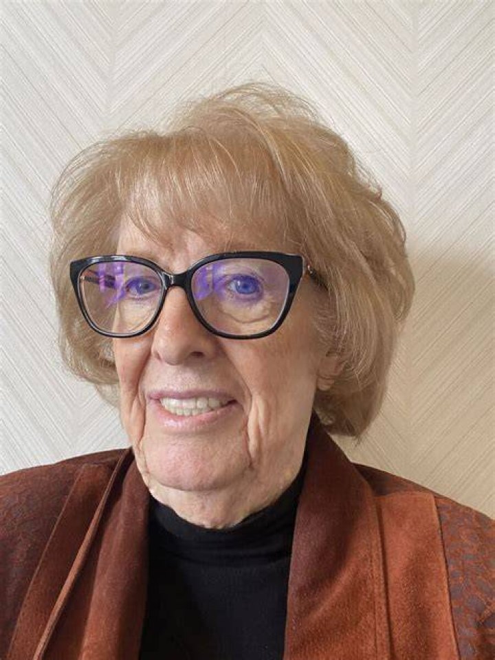 Betty Who in a selfie in November 2017