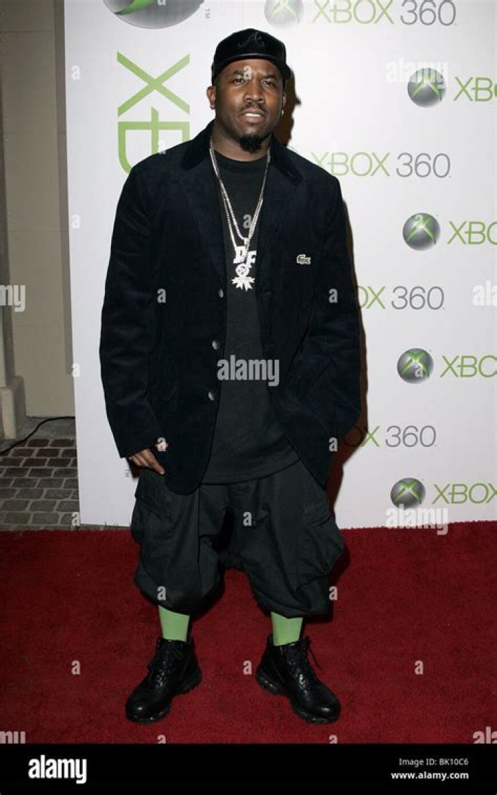 Big Boi with Xbox 360 Special Edition Halo 3 Console in 2007