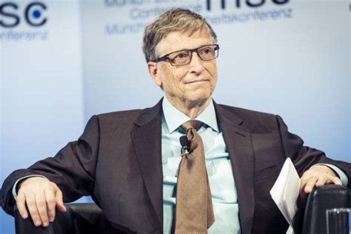 Bill Gates at a media lunch in February 2002