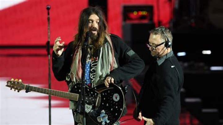 Billy Ray Cyrus during a performance at the 2009 USO Holiday Tour