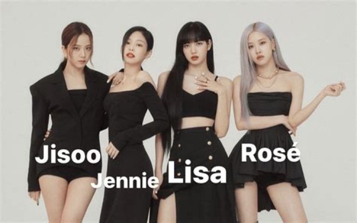 Black Pink band members in an Instagram selfie in June 2018