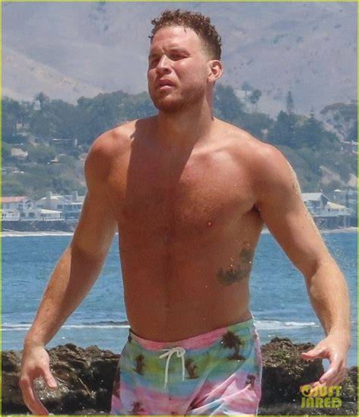 Blake Griffin shirt off