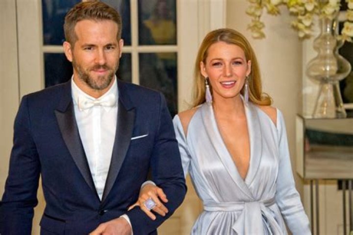 Blake Lively and Ryan Reynolds at the 2016 amfAR New York Gala