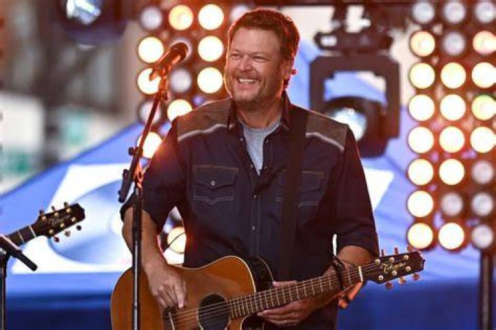 Blake Shelton performs onstage at the 2015 iHeartRadio Music Festival at MGM Grand Garden Arena