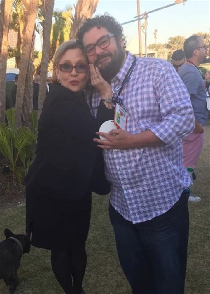 Bobby Moynihan and Carrie Fisher