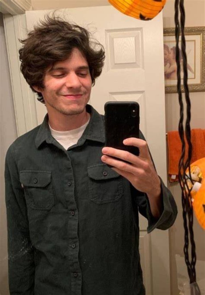 Braeden Lemasters as seen while taking a mirror selfie in October 2020