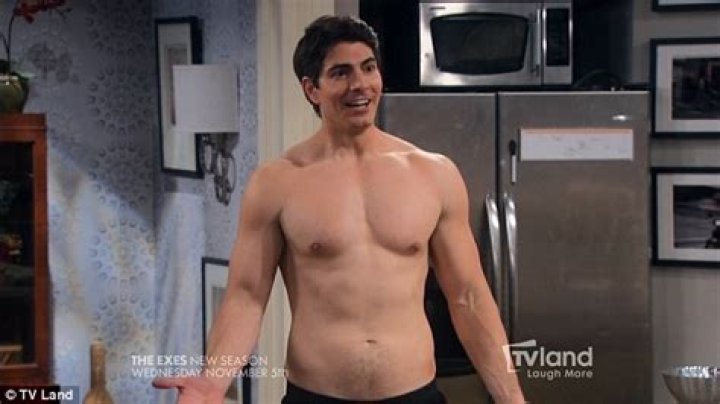 Brandon Routh shirtless in a still from the third season of Arrow