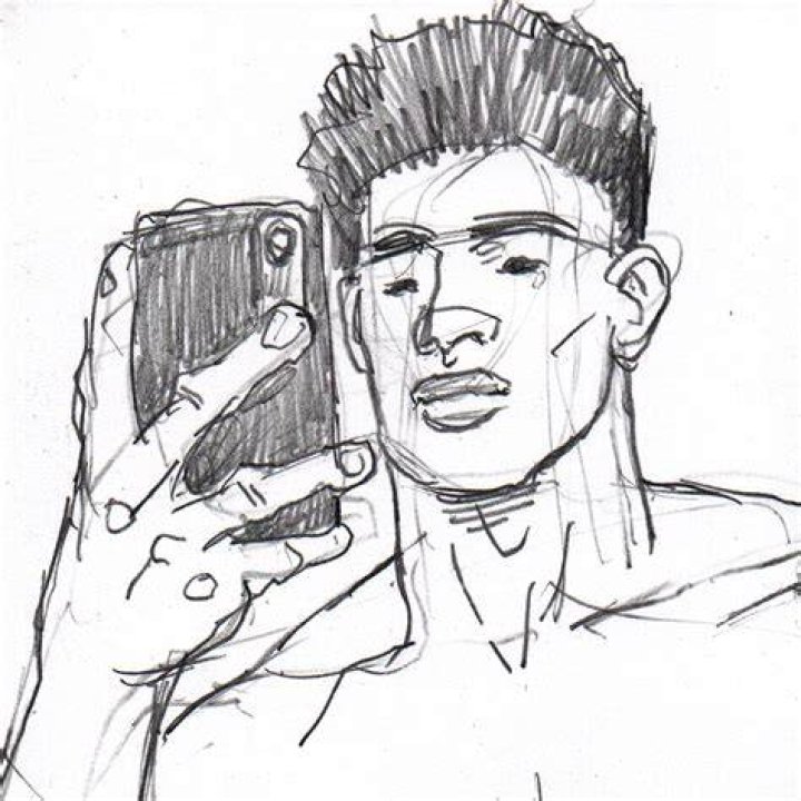 Brandon taking a selfie with his fianc&eacute; Jessy Price in June 2018