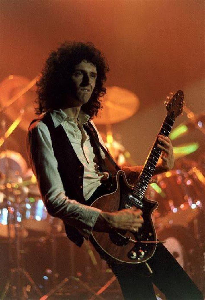 Brian May performing at the San Carlos de Apoquindo Stadium in Chile in November 2008