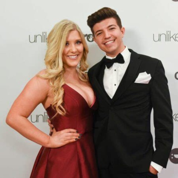 Brianna Paige Arsement and her husband PrestonPlayz in a picture that was taken in January 2021