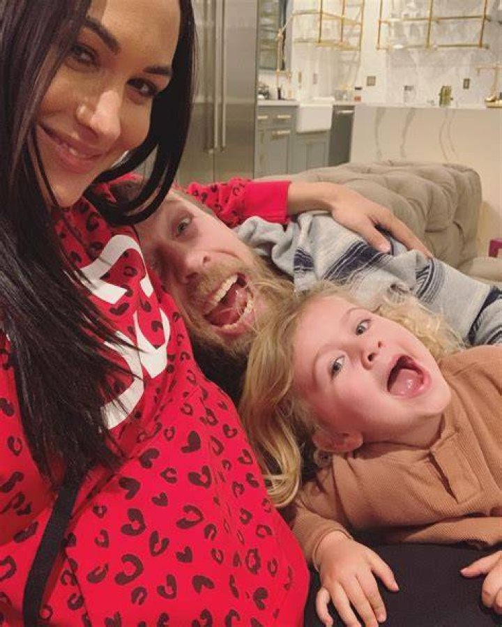 Brie Bella with her daughter Birdie in January 2018