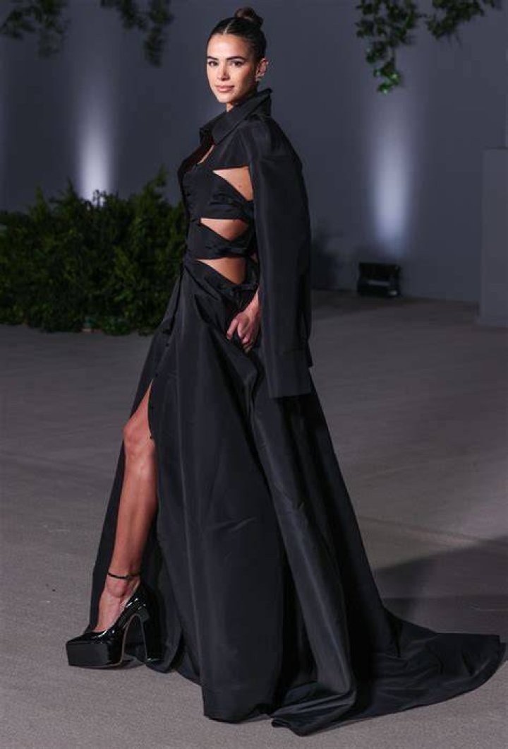 Bruna Marquezine height