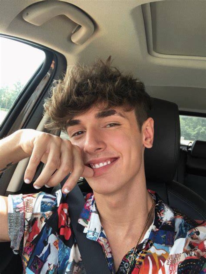 Bryce Hall in a selfie with his mother as seen in February 2018
