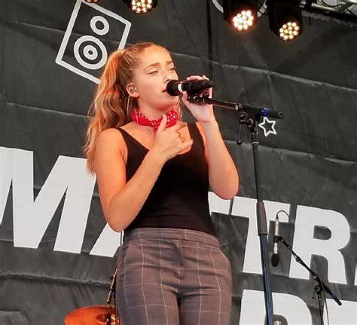 Brynn Cartelli as seen in February 2018
