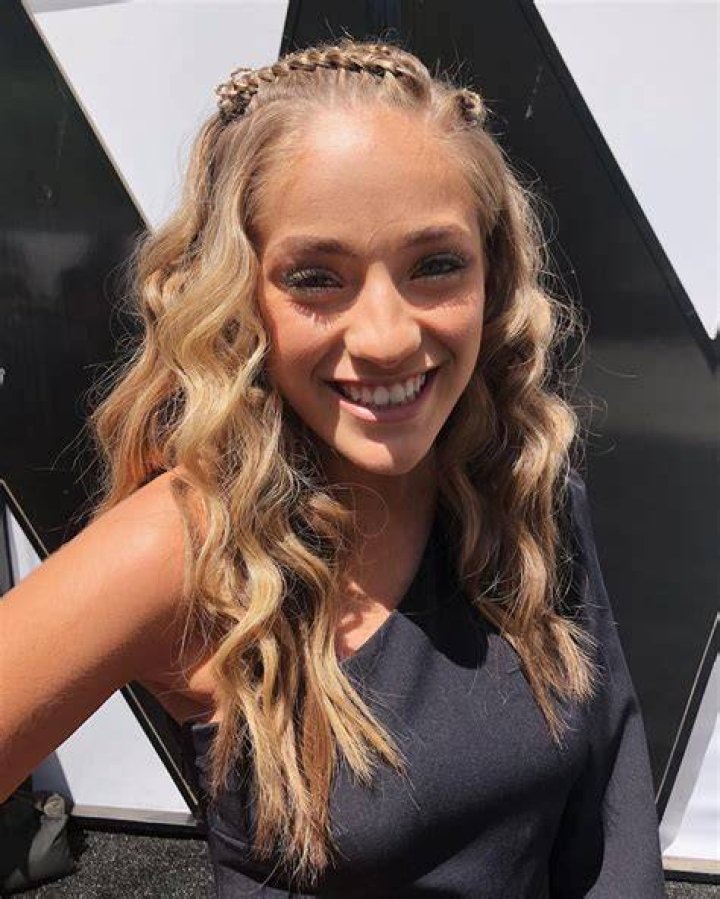 Brynn Cartelli in an Instagram selfie as seen in June 2018