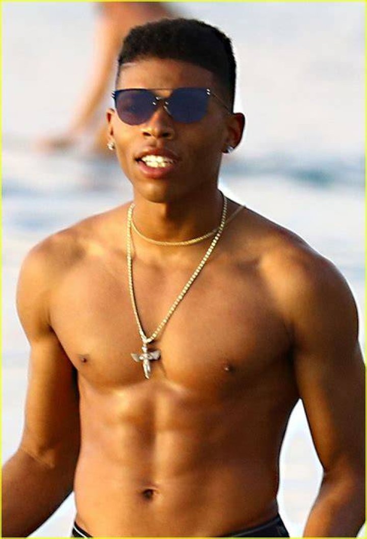 Bryshere Gray shirtless out on the beach in 2016
