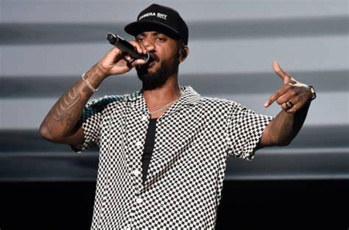 Bryson Tiller performing at the 2016 Daytime Village at the iHeartRadio Music Festival