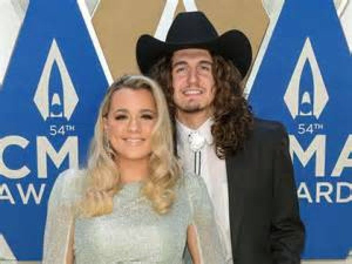 Cade Foehner and Gabby Barrett in a selfie in May 2019