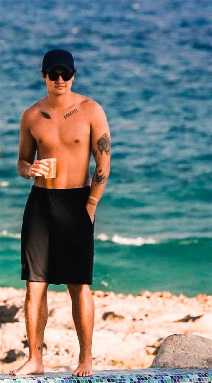 Calum Hood shirtless