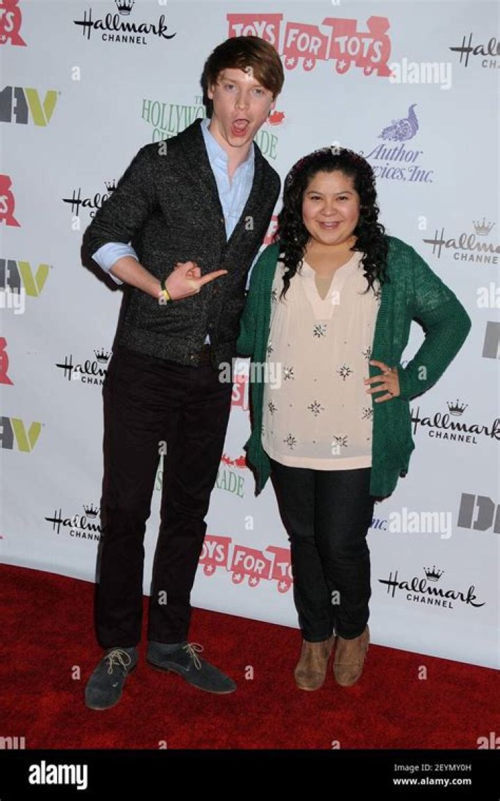 Calum Worthy and Raini Rodriguez