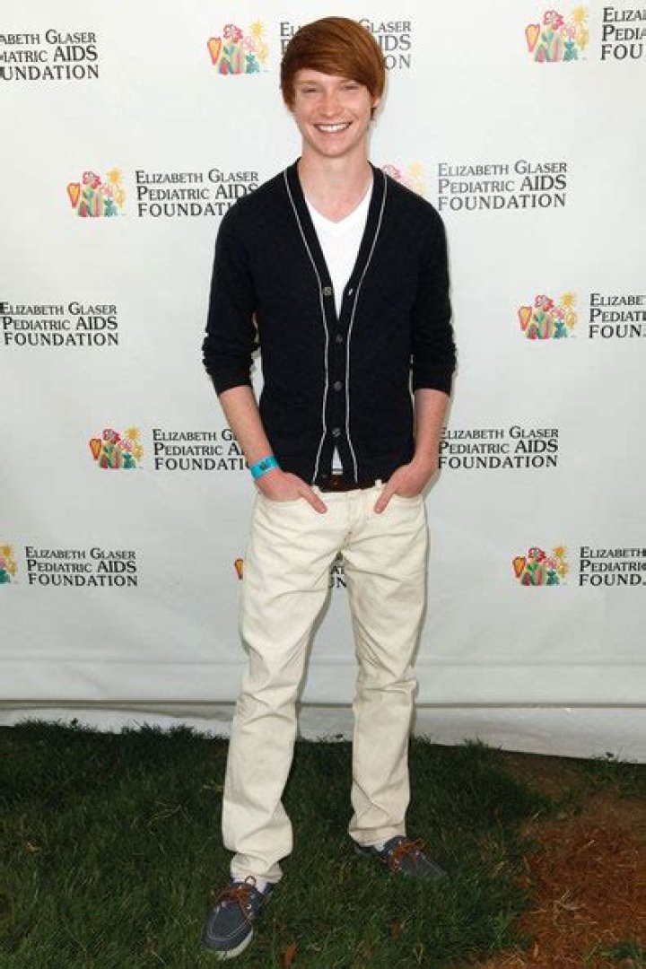 Calum Worthy weight