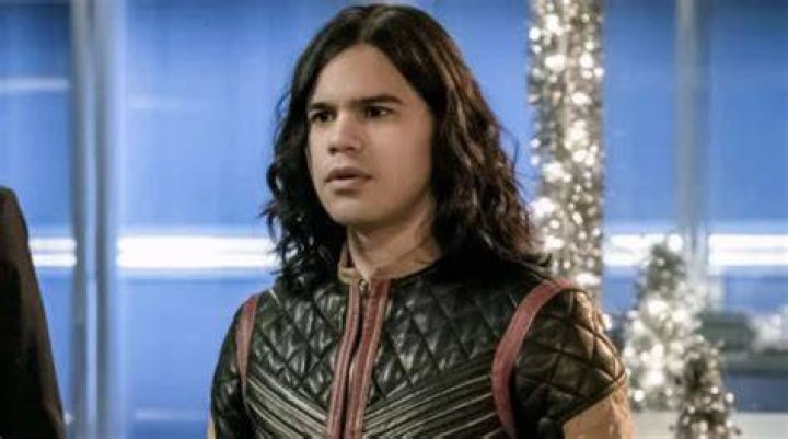 Carlos Valdes as Vibe in a still from season 2 of The Flash aired in 2015-2016