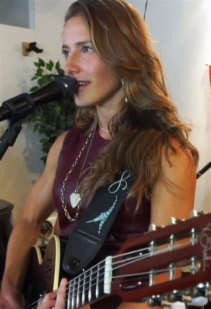 Caroline Jones as seen while performing on PopDust in October 2019