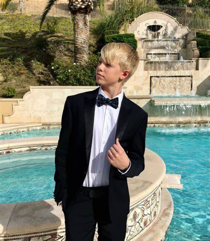 Carson Lueders in an Instagram sefie as seen in December 2017