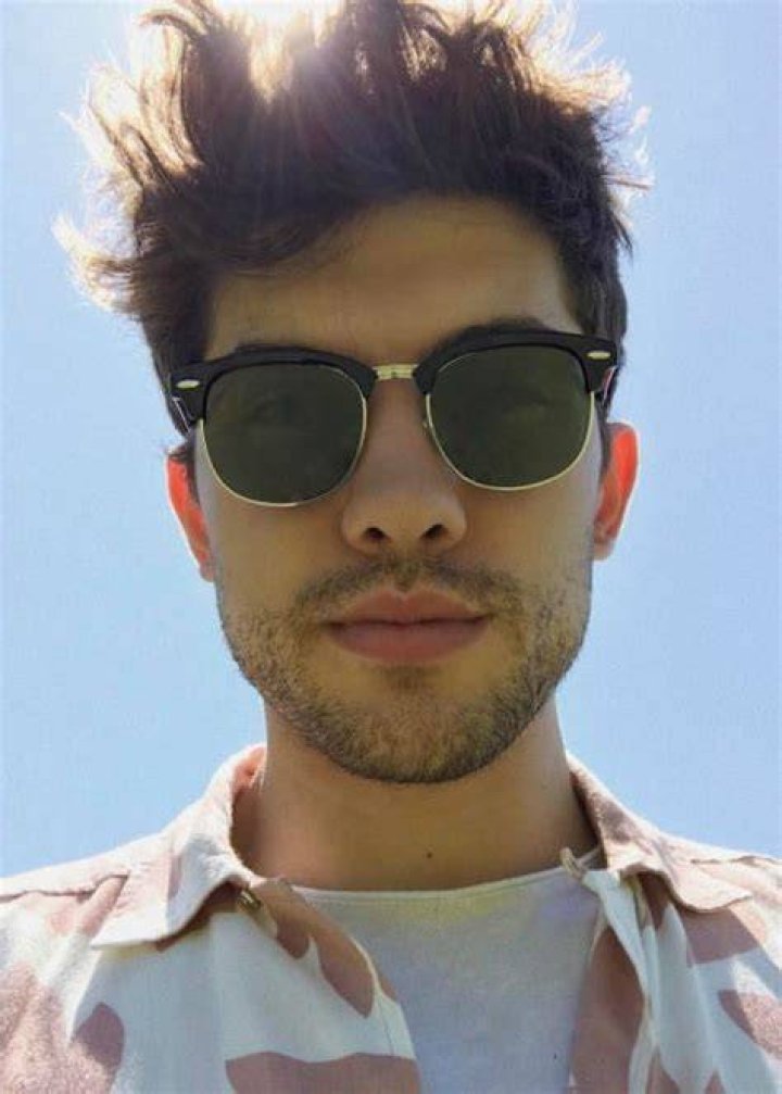 Carter Jenkins promoting Prive Revaux in a selfie in July 2017