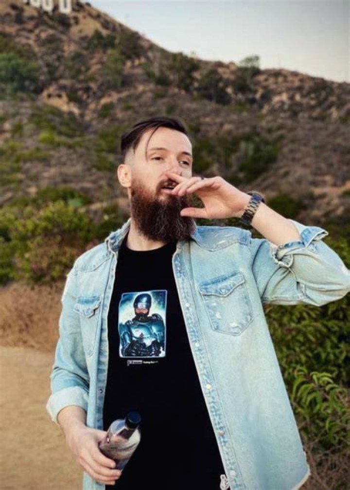 CaRtOoNz in an Instagram post in October 2019