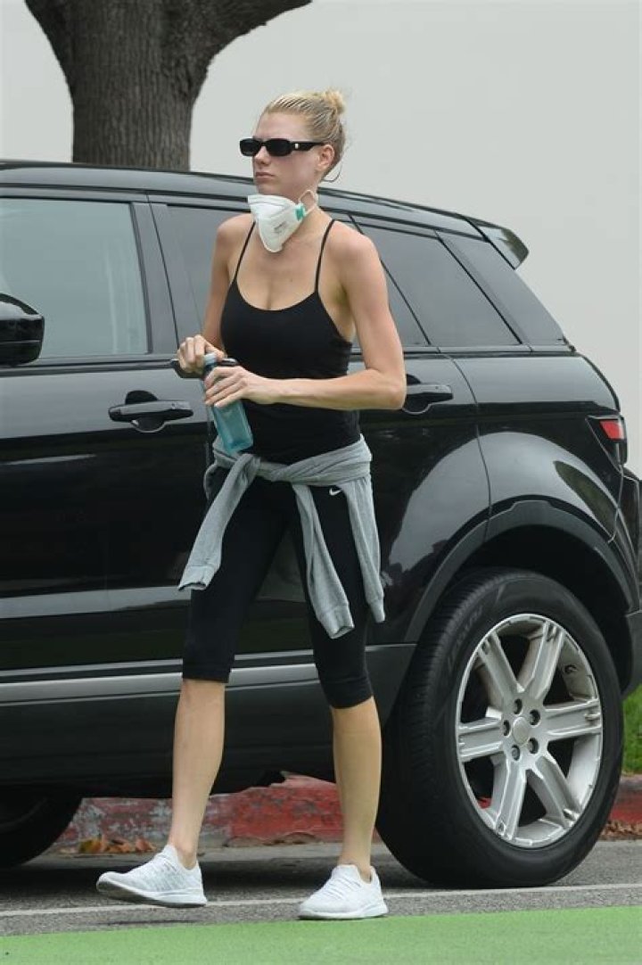 Charlotte McKinney returning from gym