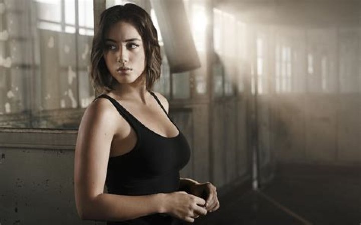 Chloe Bennet hot