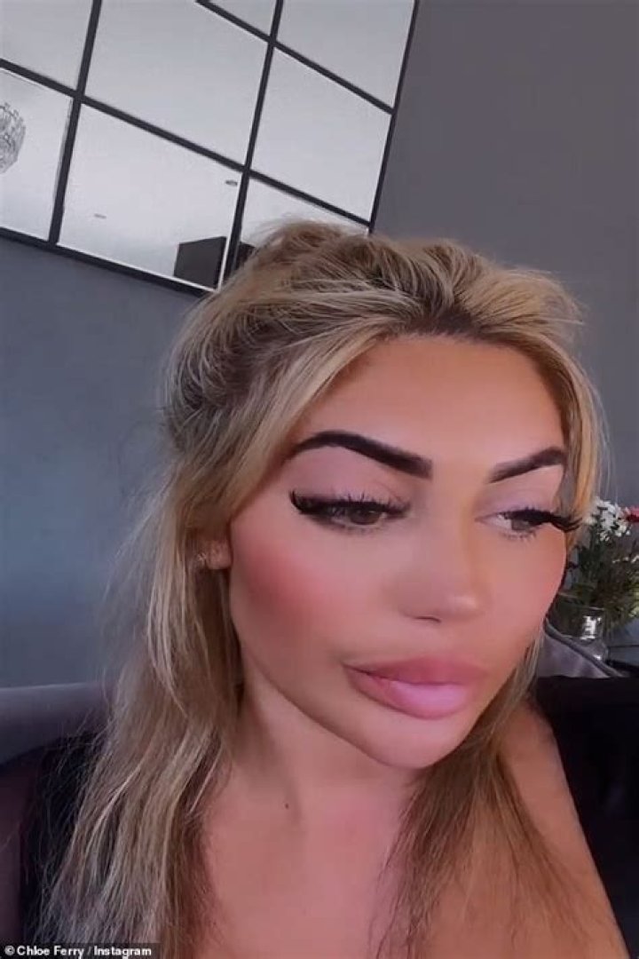 Chloe Ferry soaks up the sun and sips on weight loss drink Uneq