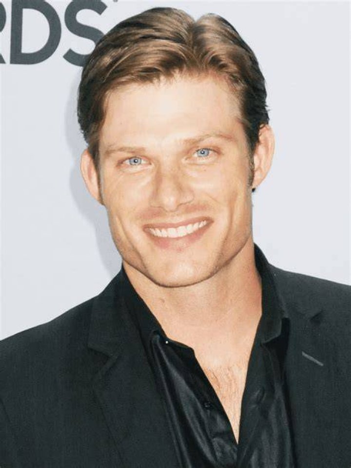 Chris Carmack in a picture with his wife and daughter in November 2019