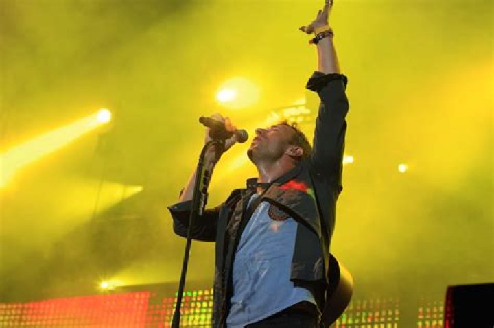 Chris Martin singing