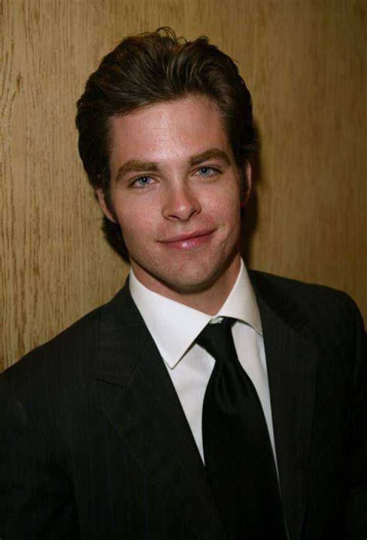 Chris Pine hot
