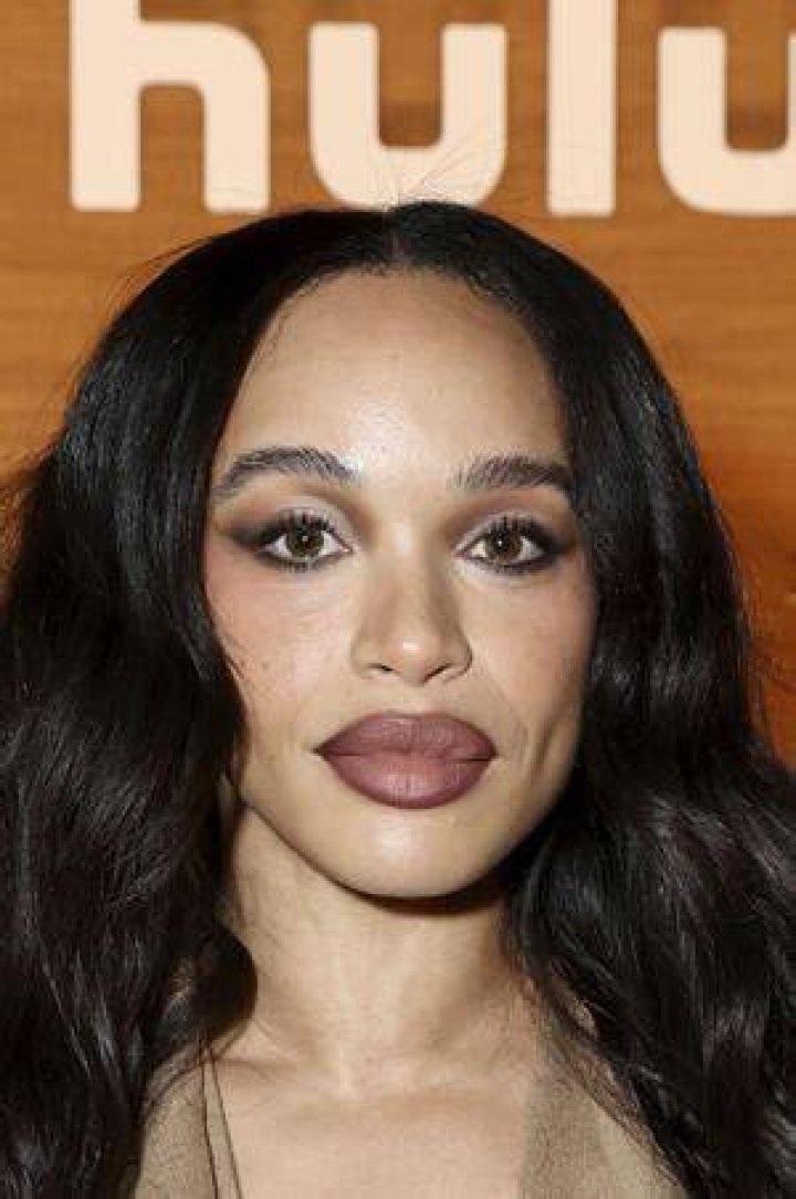 Cleopatra Coleman Height