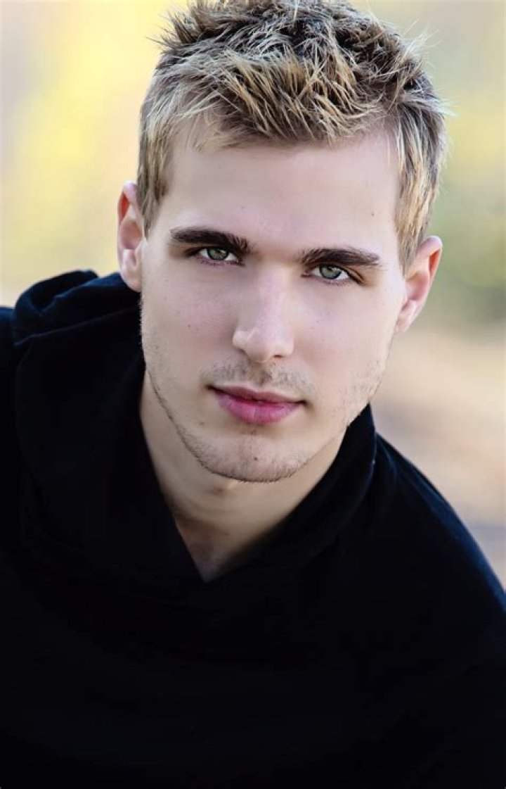 Cody Linley 2014