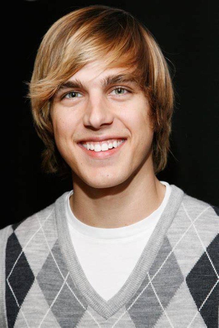 Cody Linley weight