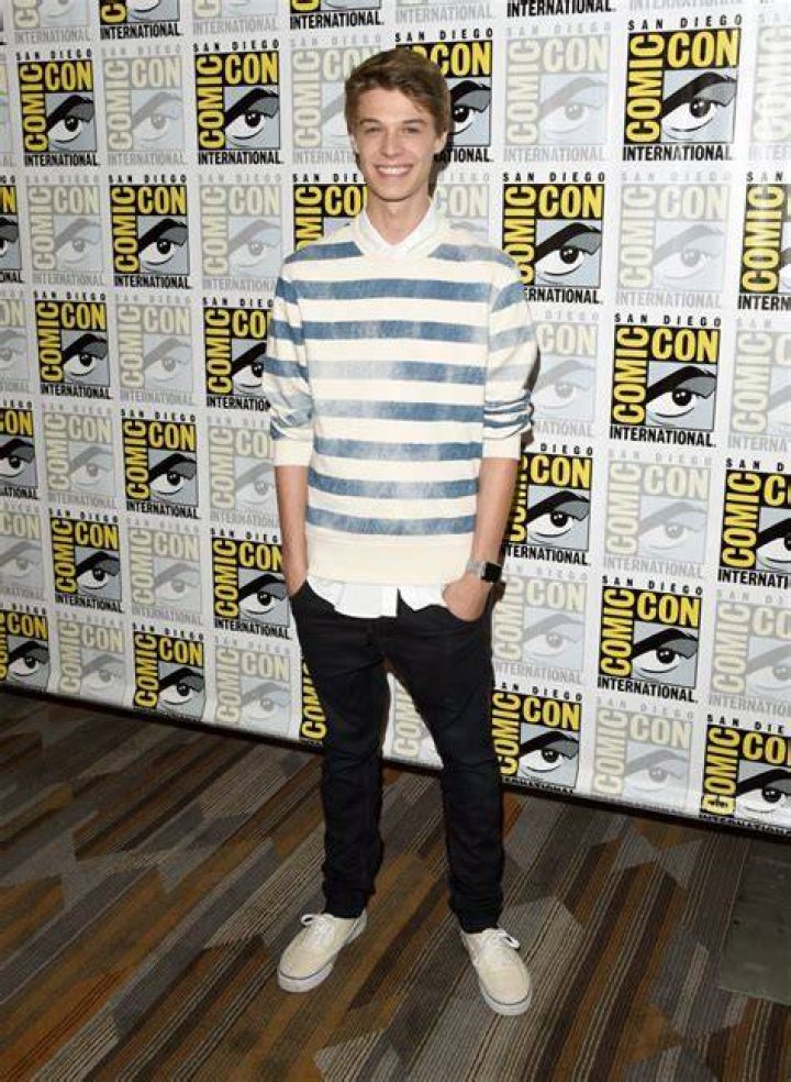 Colin Ford height weight