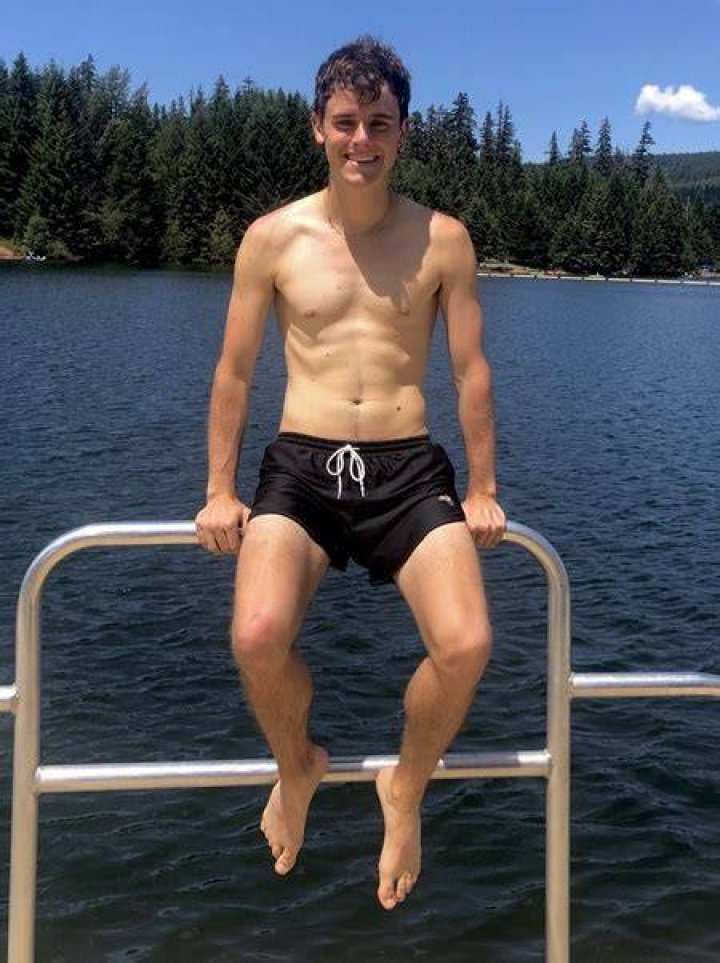 Connor Franta height