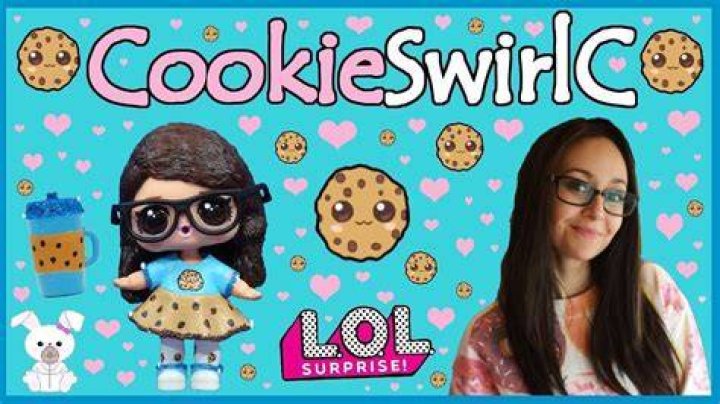 CookieSwirlC in a selfie as seen in March 2019