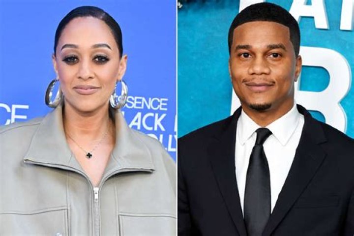 Cory Hardrict in a goofy selfie with Tia Mowry